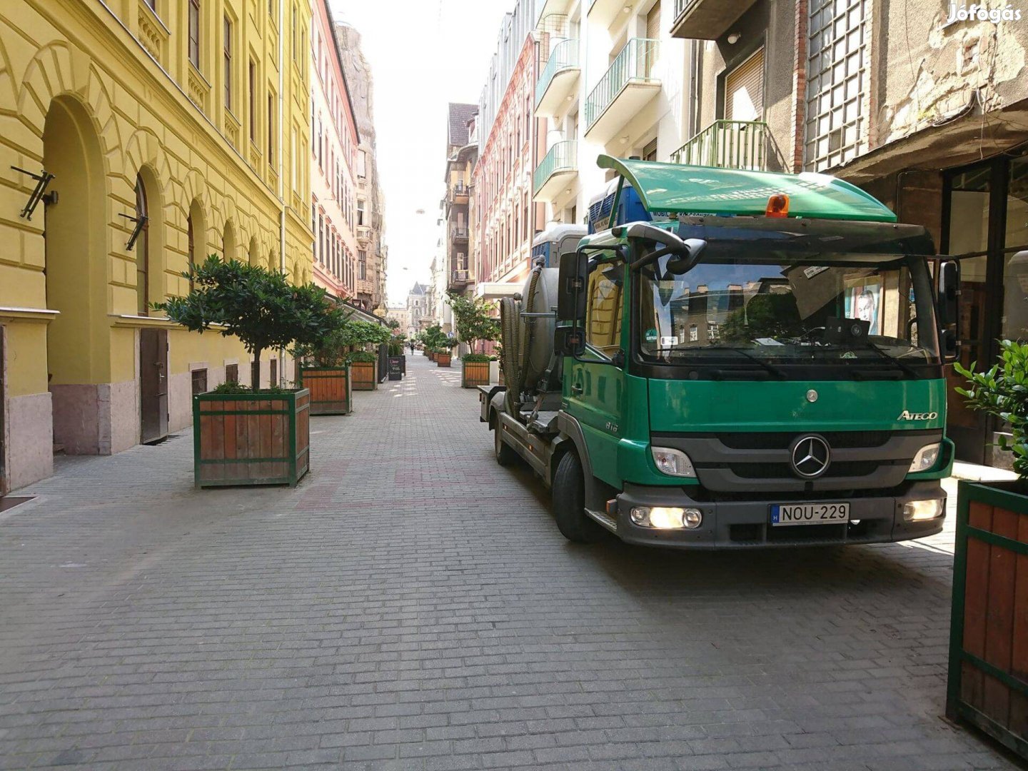 Gépjárművezető Mobil WC Kiszállításra