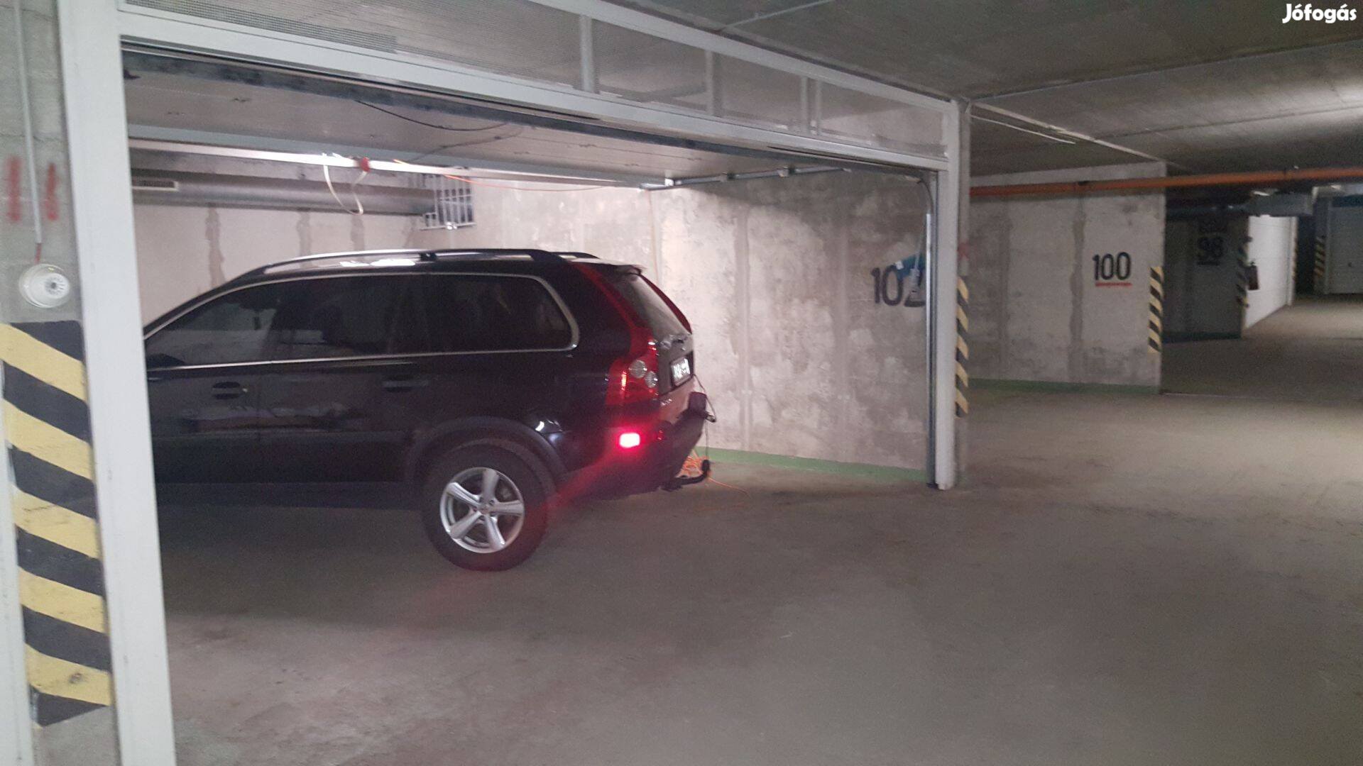 Gépkocsi beálló mélygarázs