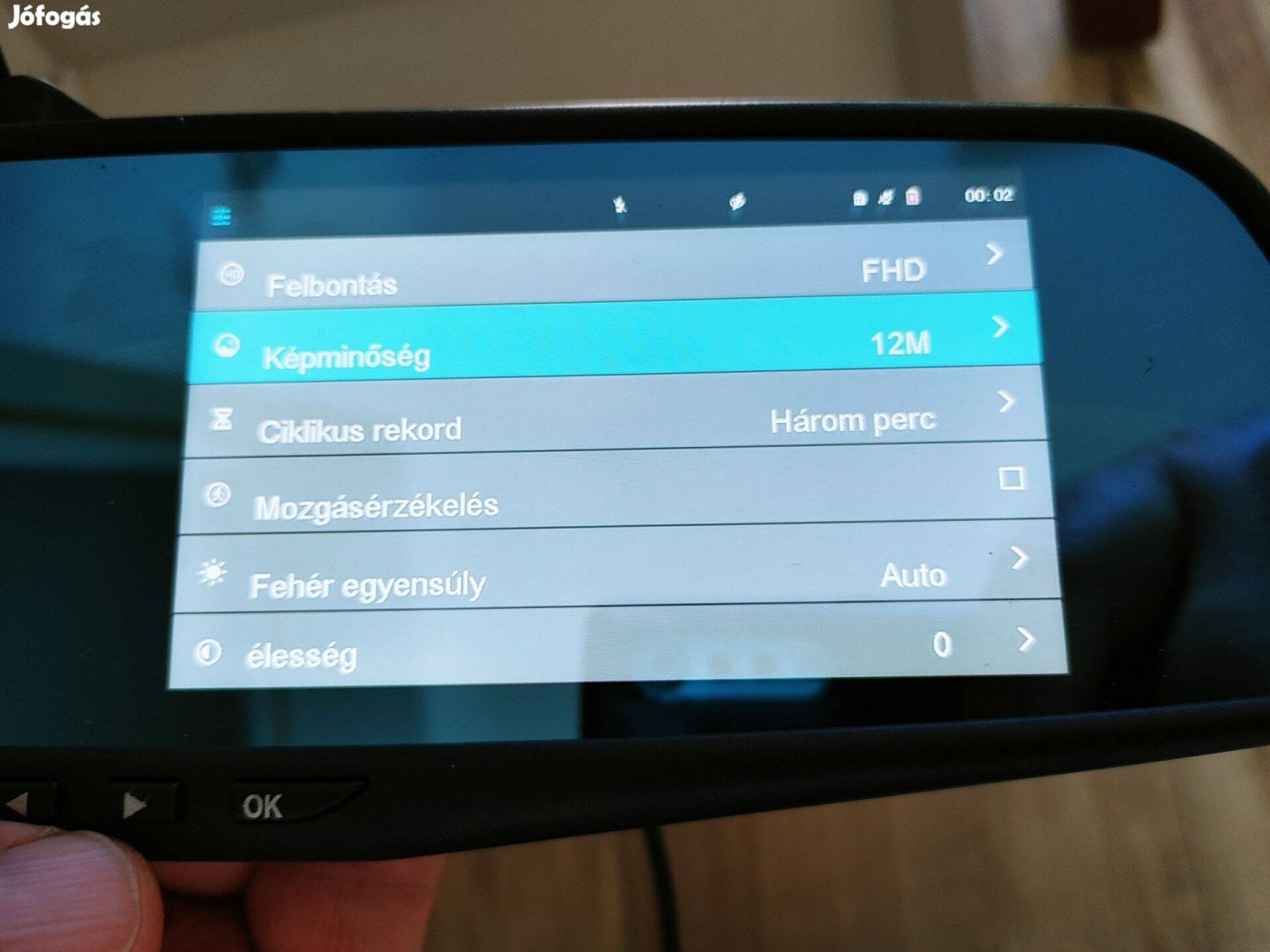 Gépkocsi visszapillantó kamera elől-hátul magyar menűs