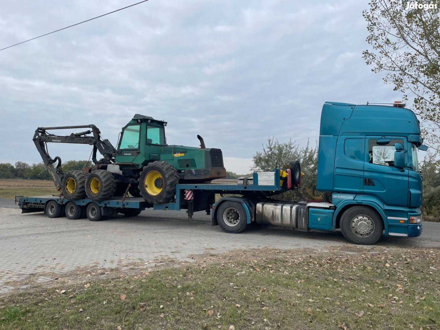 Gépszállítás Tréler Erdészeti Traktor KombÁjn TÁrcsa VetŐgÉp BÁlÁzÓ