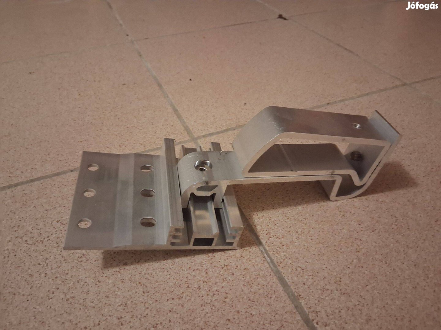 Gerard tető napelem konzol új eladó