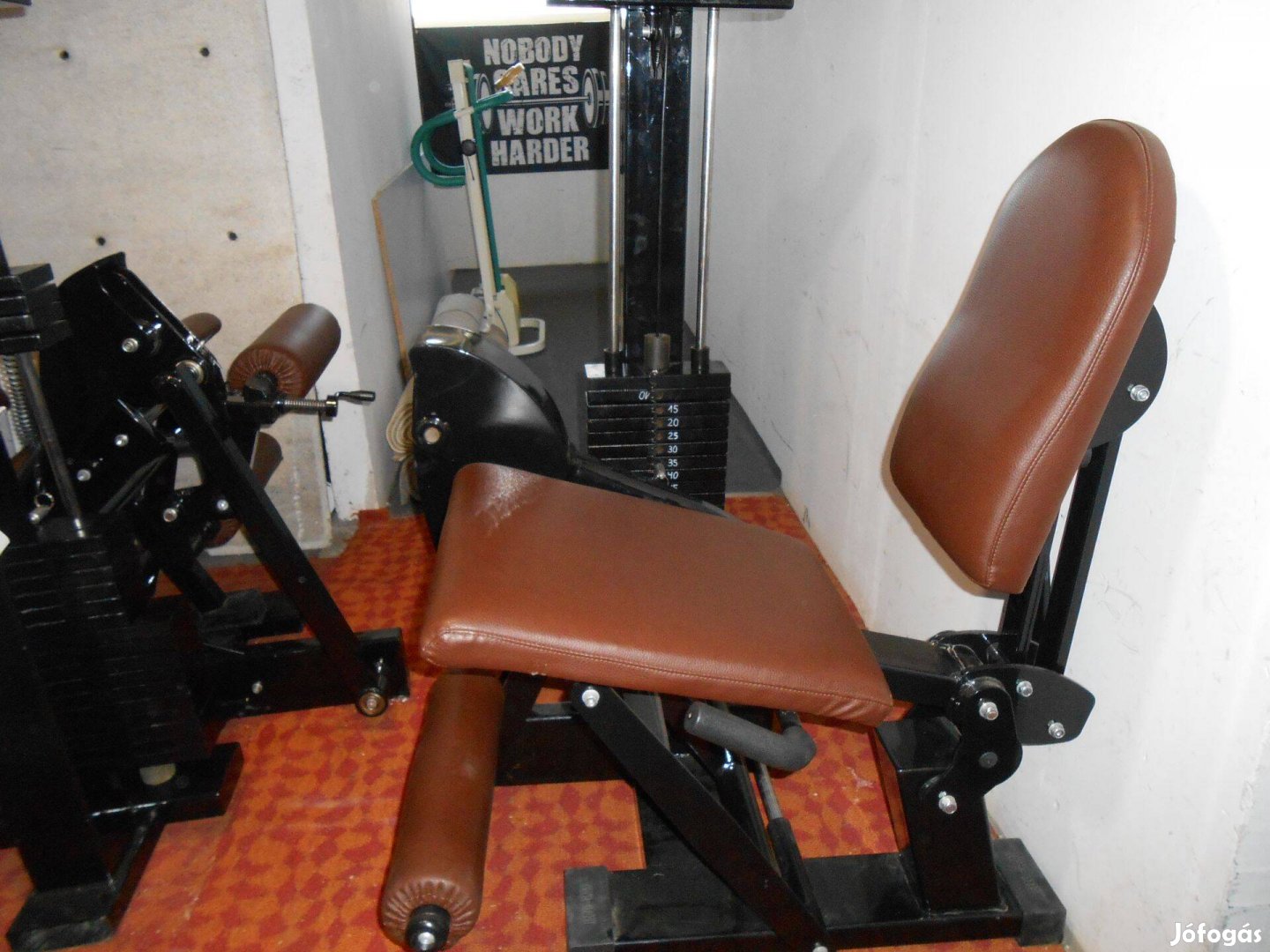 Gerva Sport izületkímélő combfeszítő és egy combhajlító kondigép!