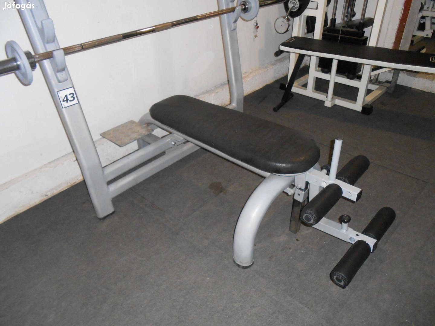 Gerva Sport negatív és vízszintes edzőtermi fekpad segítő állásos!