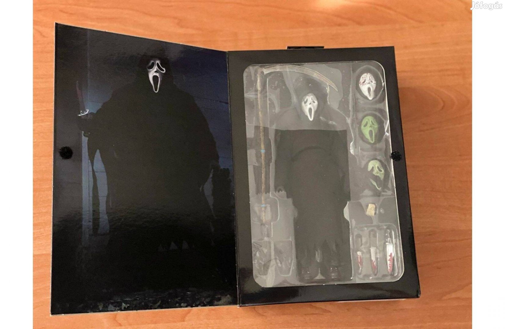 Ghostface Scream Sikoly szövetruhás figura !