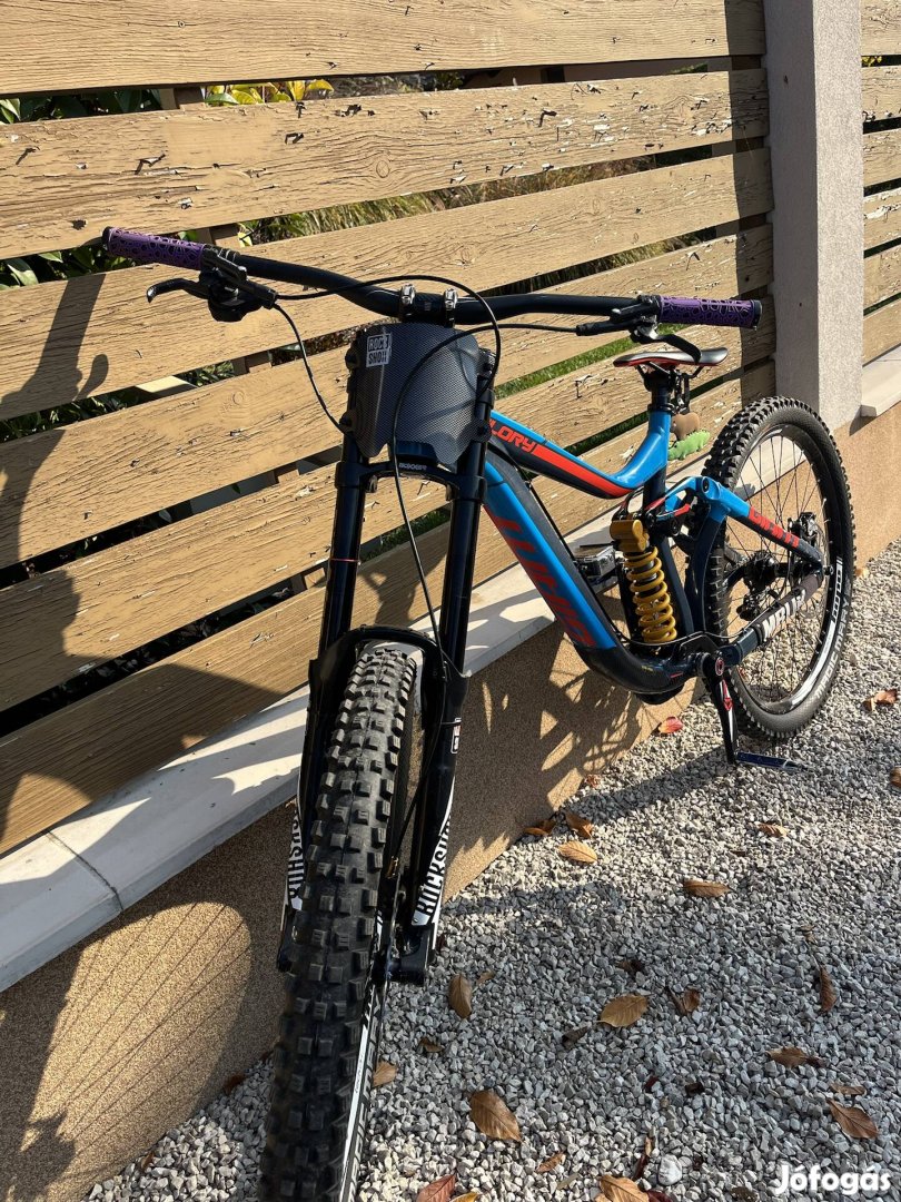 Giant Glory Downhill bicikli Eladó!