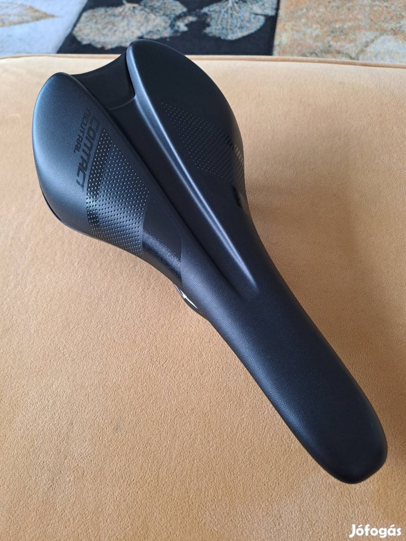Giant Neutral Comfort Compact kerékpáros nyereg, újszerű állapotban 