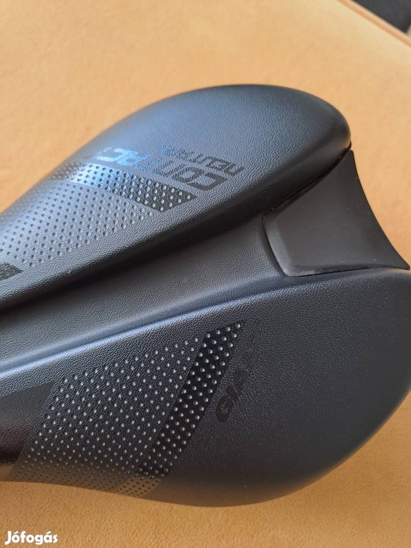 Giant Neutral Comfort Compact kerékpáros nyereg, vadonatúj állapotban 
