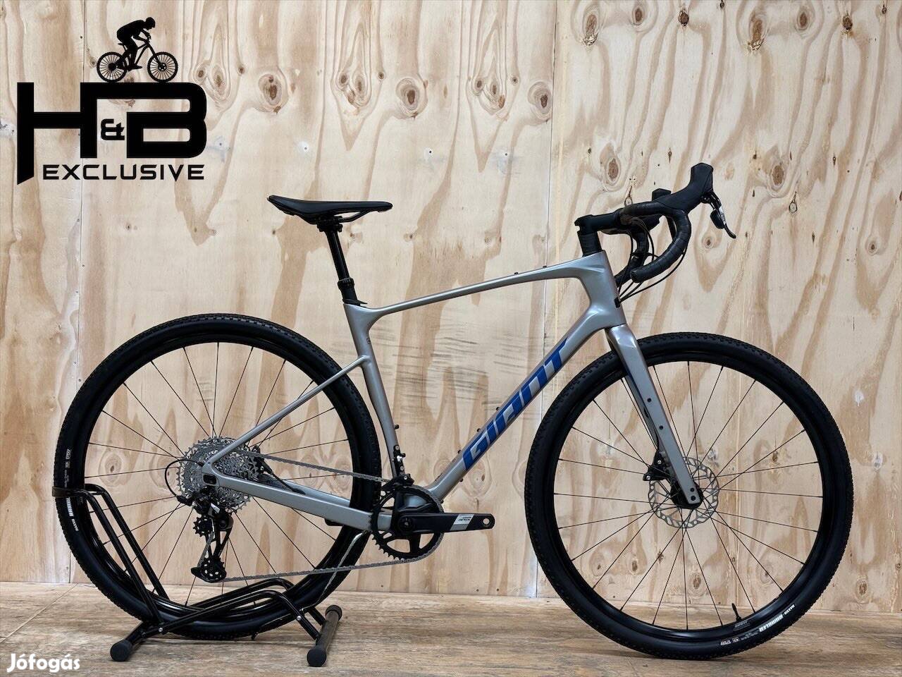 Giant Revolt Advanced 1 Carbon gravel kerékpár Apex 2024