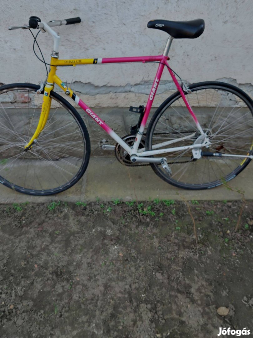 Giant eladó retro