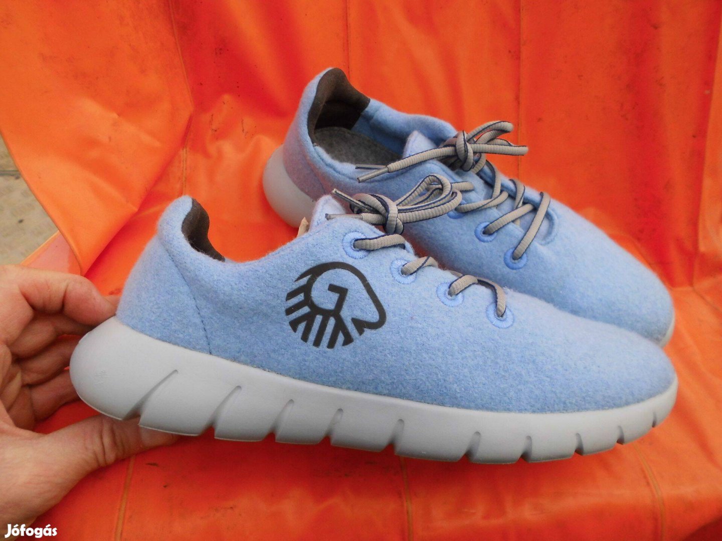 Giesswein Osztrák kék-szürke 42-es merinói futó-utcai cipő