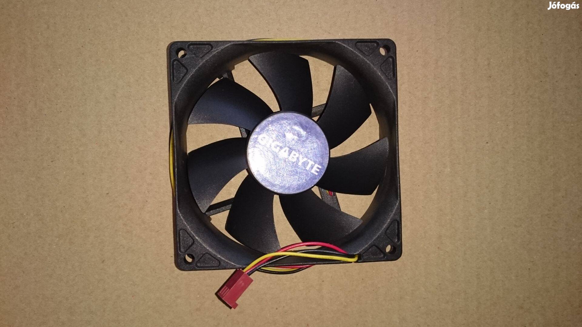 Gigabyte 92mm x 92 x 92 x 25mm ventilátor 12V DC