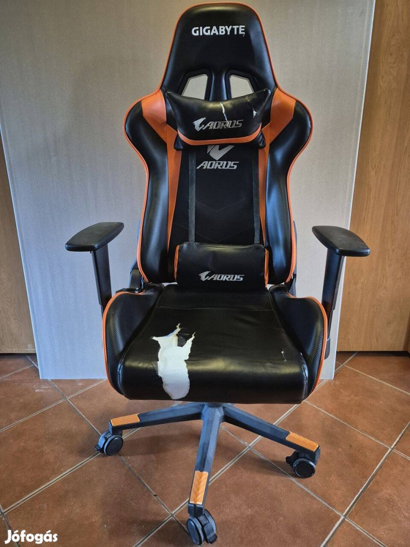 Gigabyte Aorus AGC300 V2 gaming szék eladó