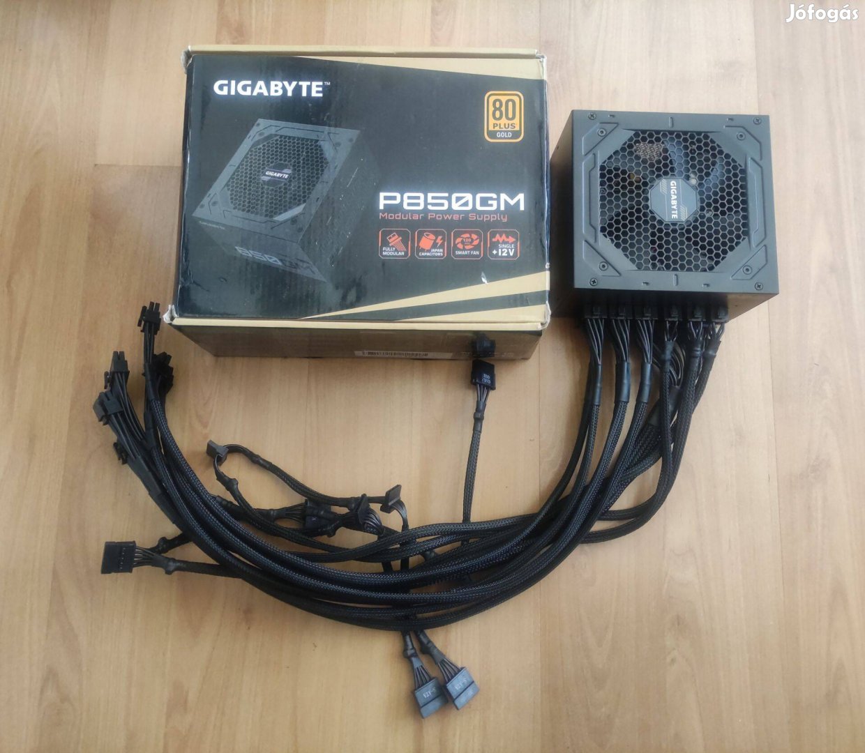 Gigabyte P750GM Gold Moduláris Tápegység 750W