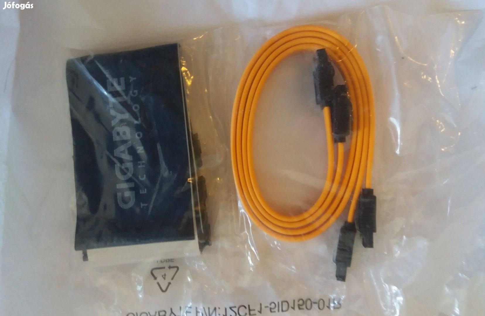 Gigabyte P/N: 12CF1-5ID150-01R számítógépes kábelcsomag