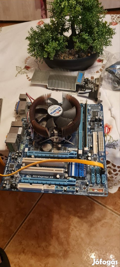 Gigabyte ga h551156+videó kártya