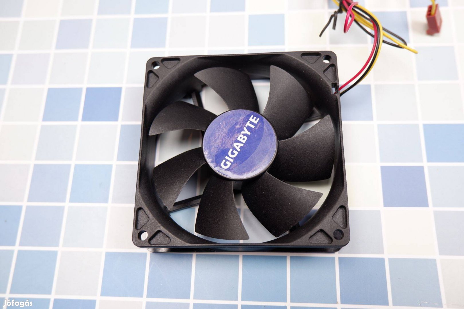 Gigabyte számítógépház hűtő ventilátor 90x90x25 3PIN