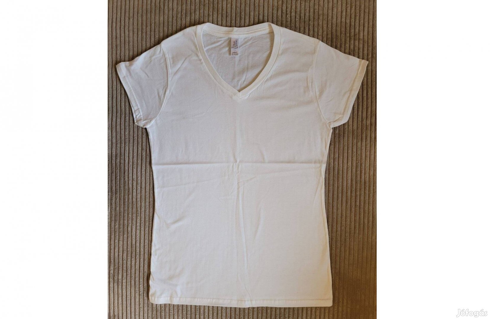 Gildan női 100% pamut, rövidujjú V-nyakú póló, fehér M új (hossz 65cm)