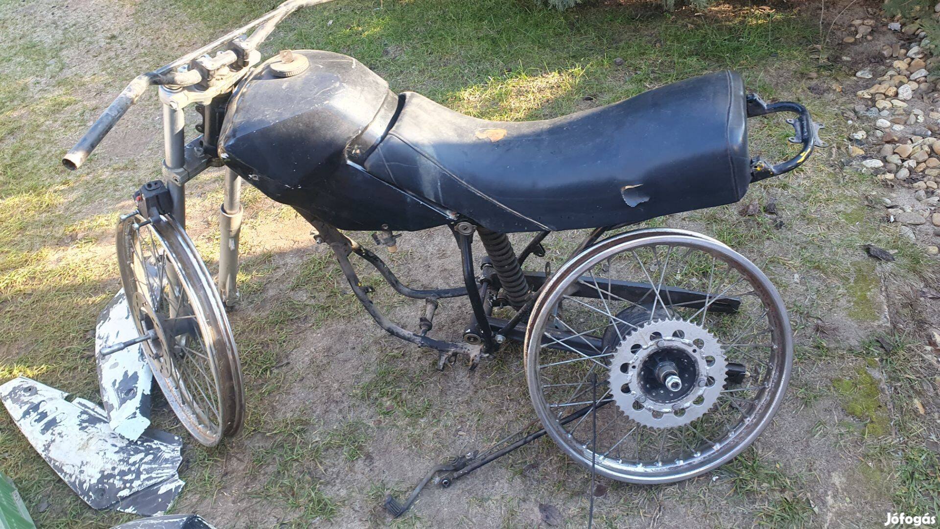 Gilera 50ccm alkatrész Egyben