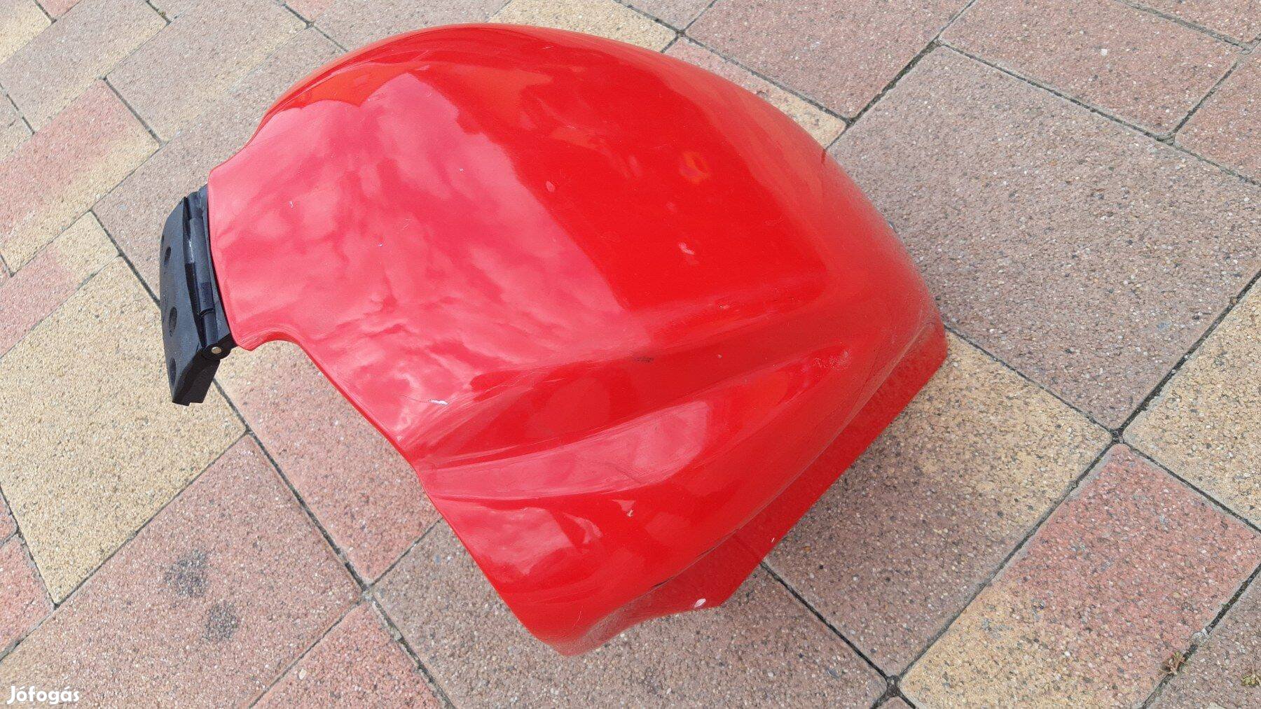 Gilera DNA csomagtartó fedél