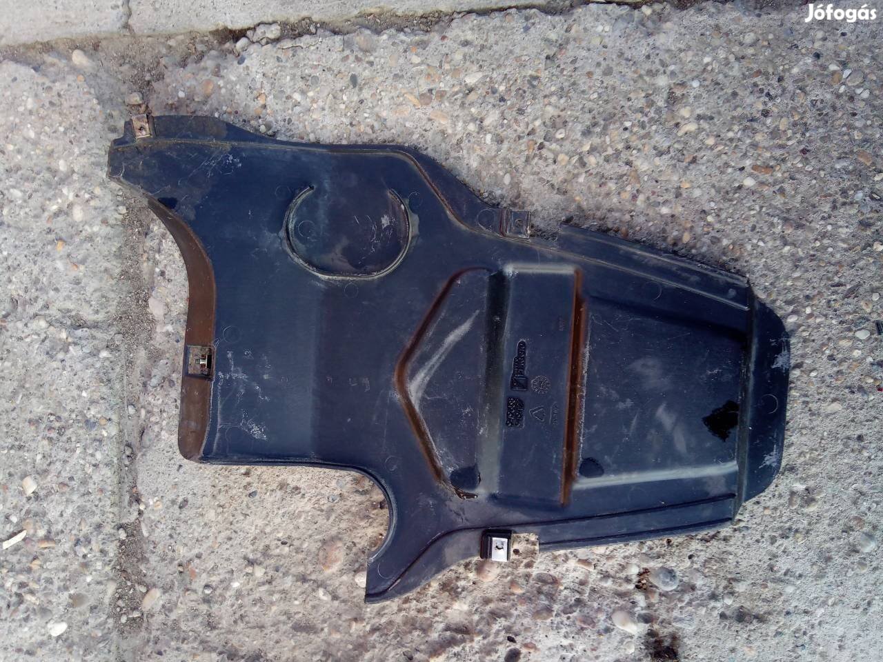 Gilera Runner sisaktartó alatti idom
