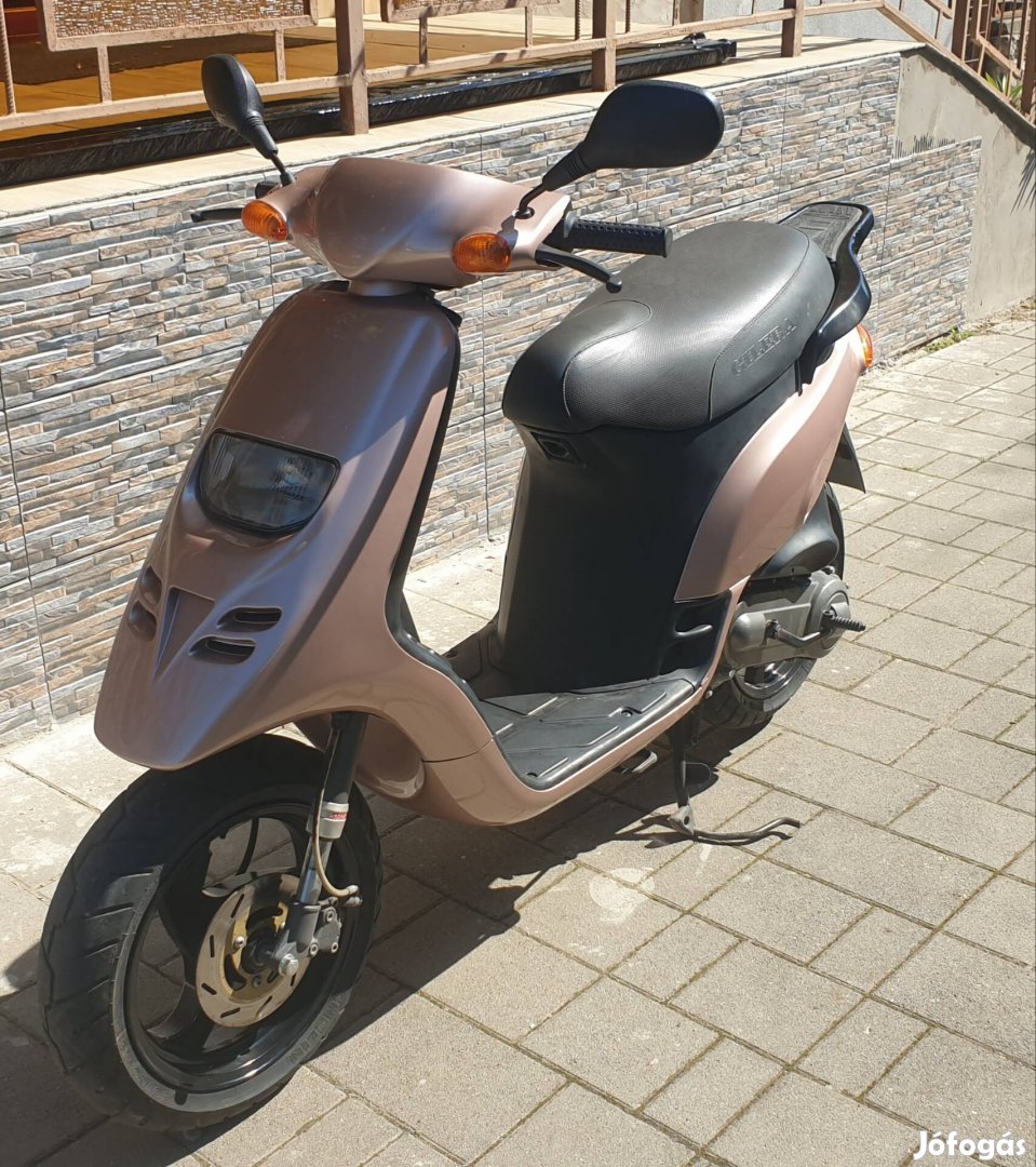 Gileta Typhoon robogó