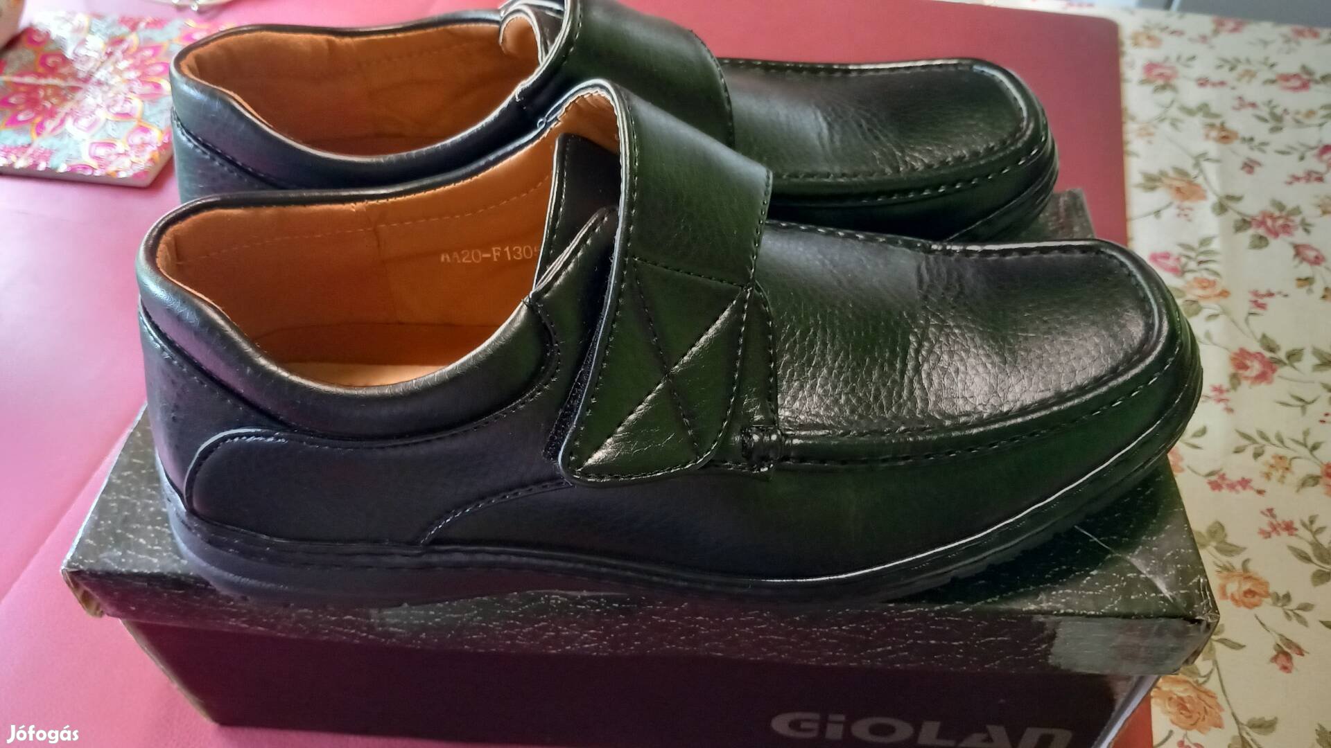Giolan 44-es méretű férfi cipő