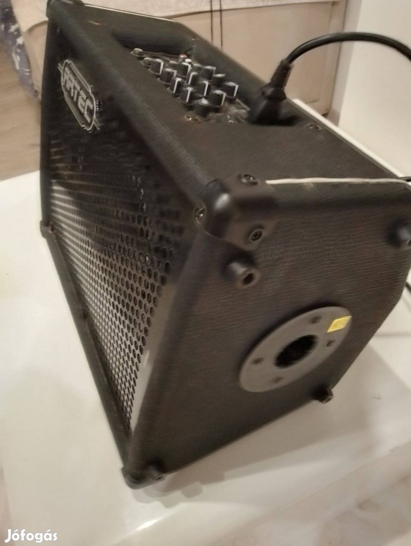Gitárerősítő Artec nagy teljesítményü