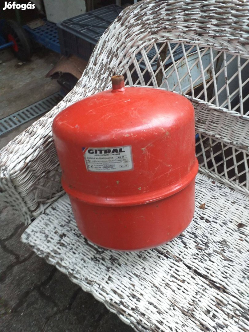 Gitral 25 literes tágulási tartály eladó