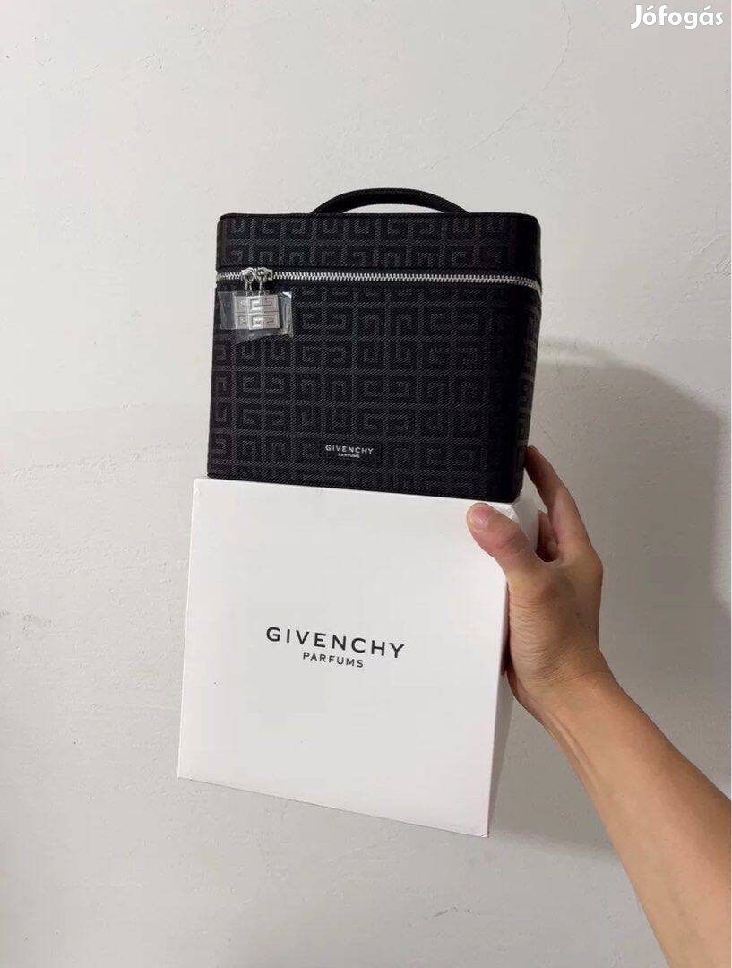 Givenchy nagy sminktároló case