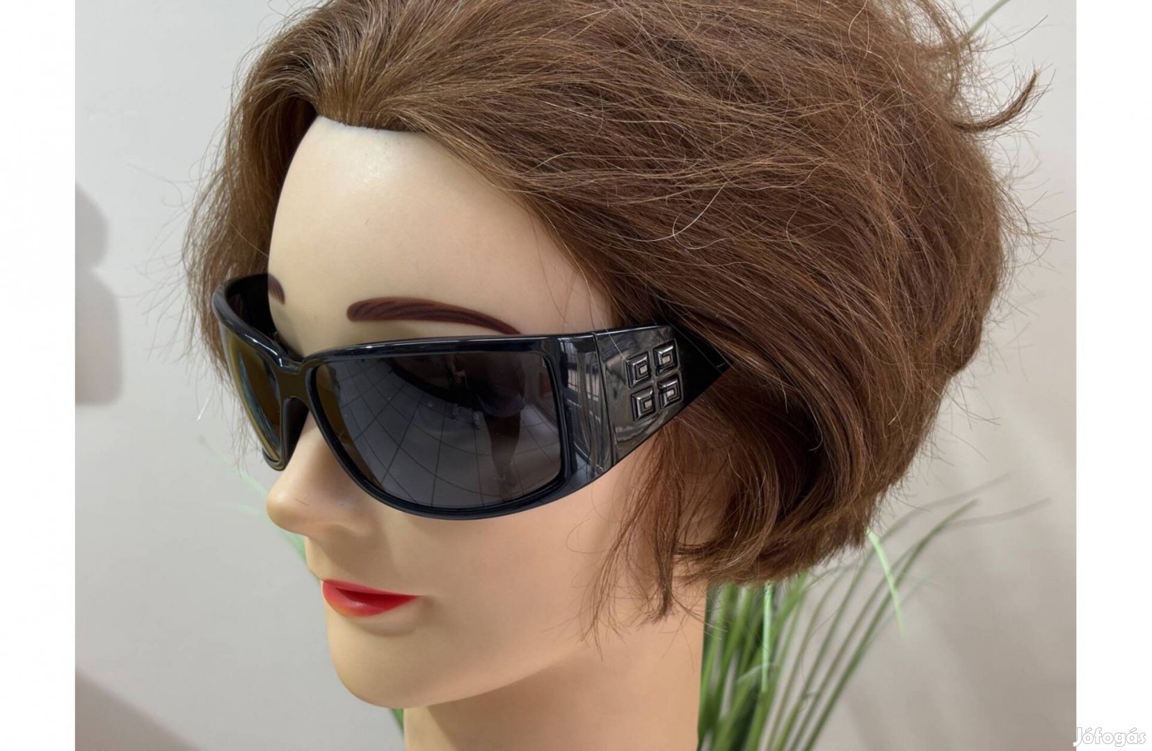 Givenchy női napszemüveg eredeti tokjával