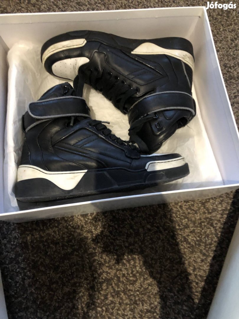 Givenchy trainer cipő