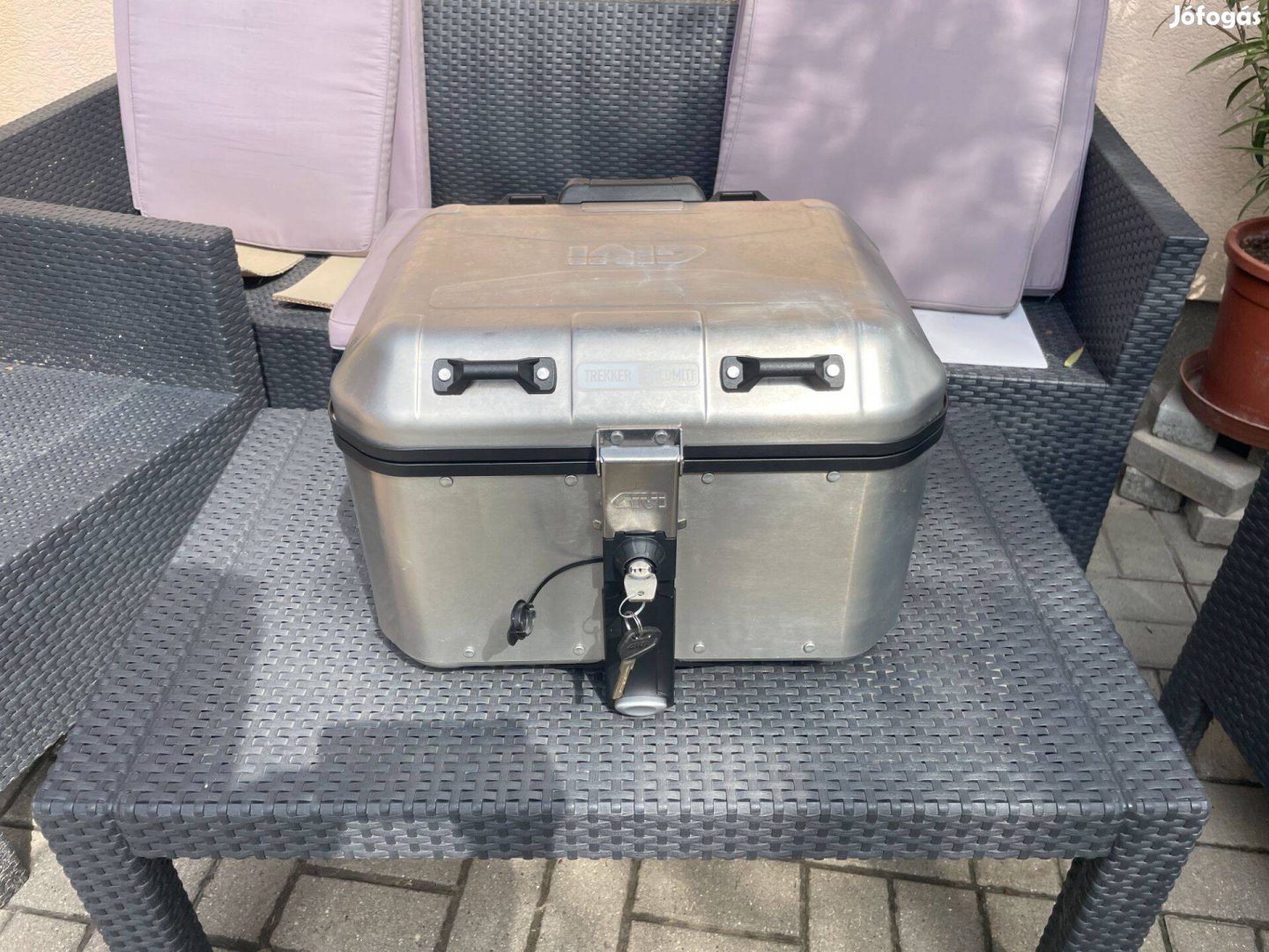 Givi 46 literes monokey alumínium doboz háttámlával