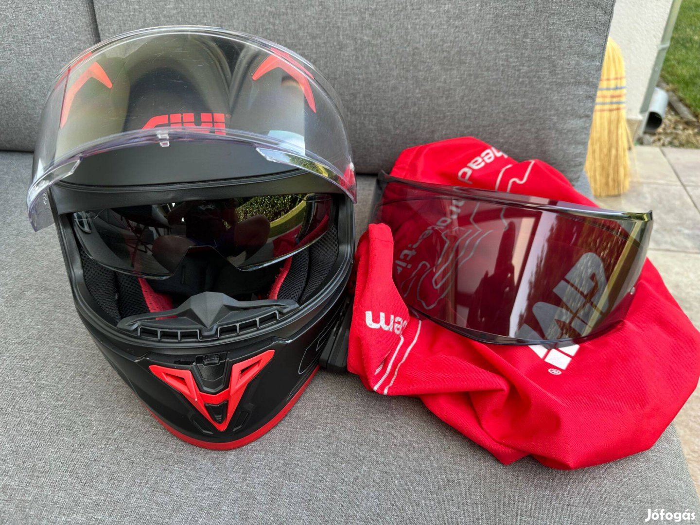 Givi 50.9 sisak L-es méretben+Freedconn T-max+dupla plexi+pinlock