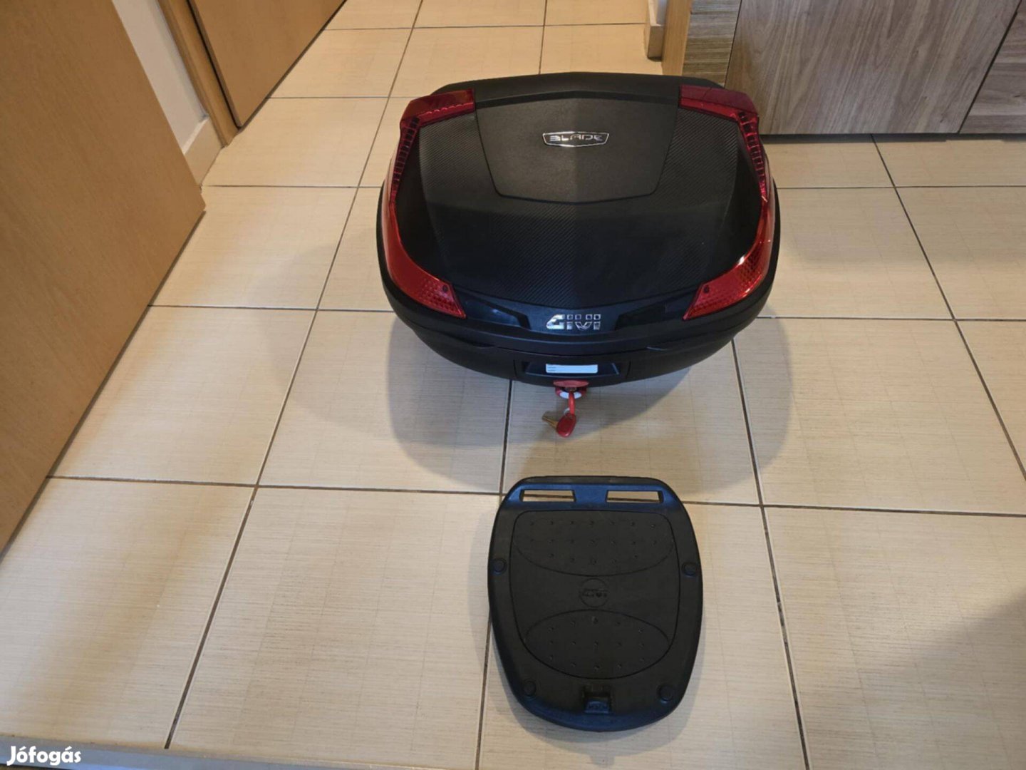 Givi B47 Blade Újszerű Platnival együtt