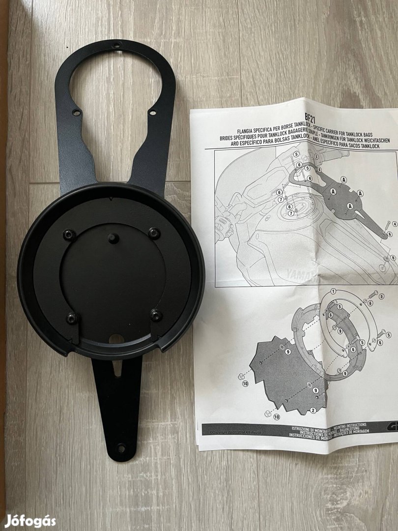 Givi BF21 tanktáskatartó adapter