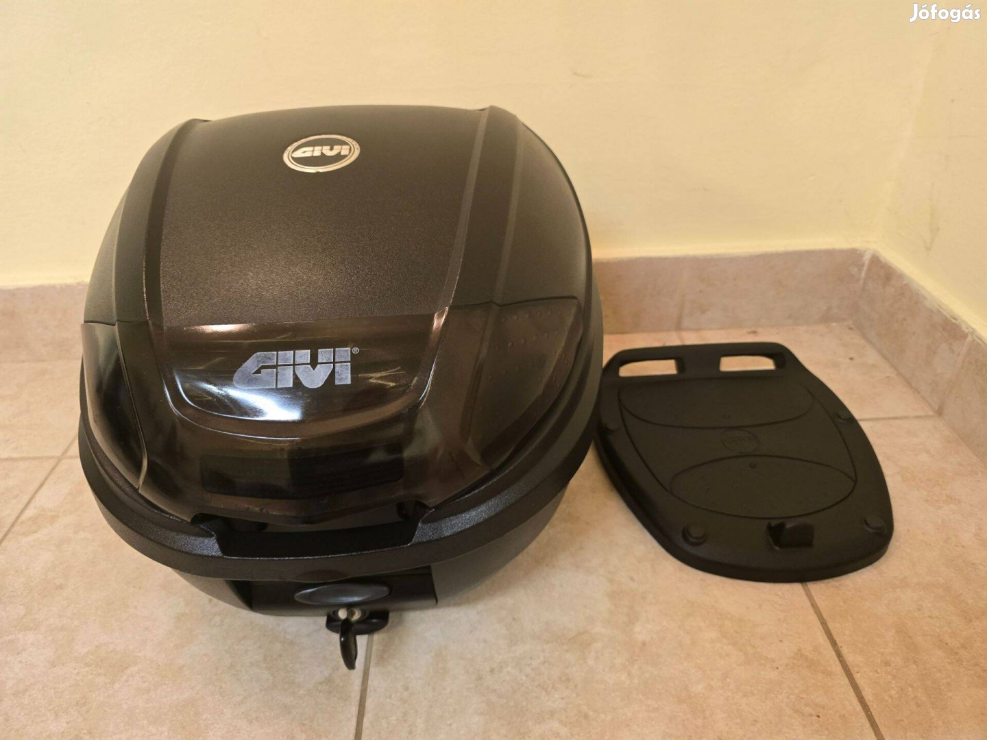Givi E300NT2 csomagtartó doboz, 30 literes