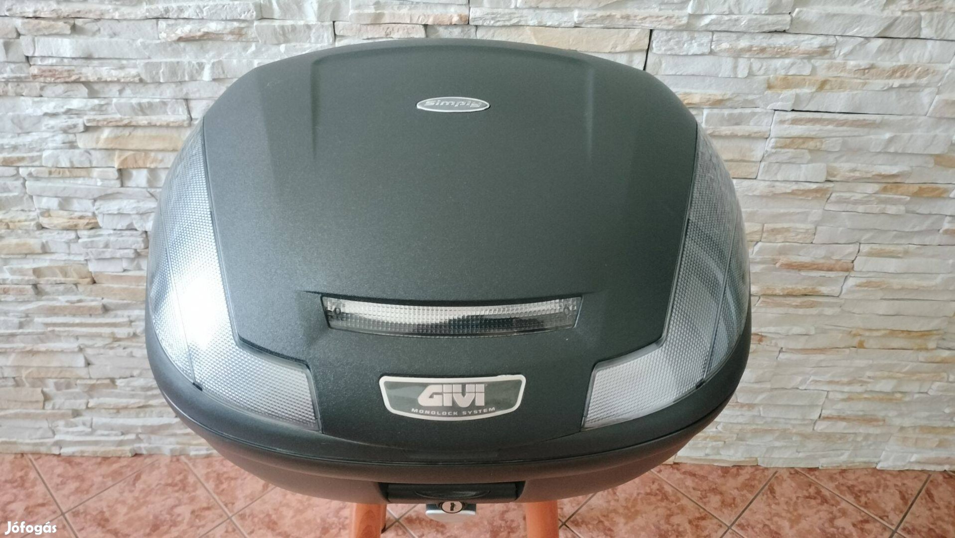Givi E470 motoros sisaktartó doboz