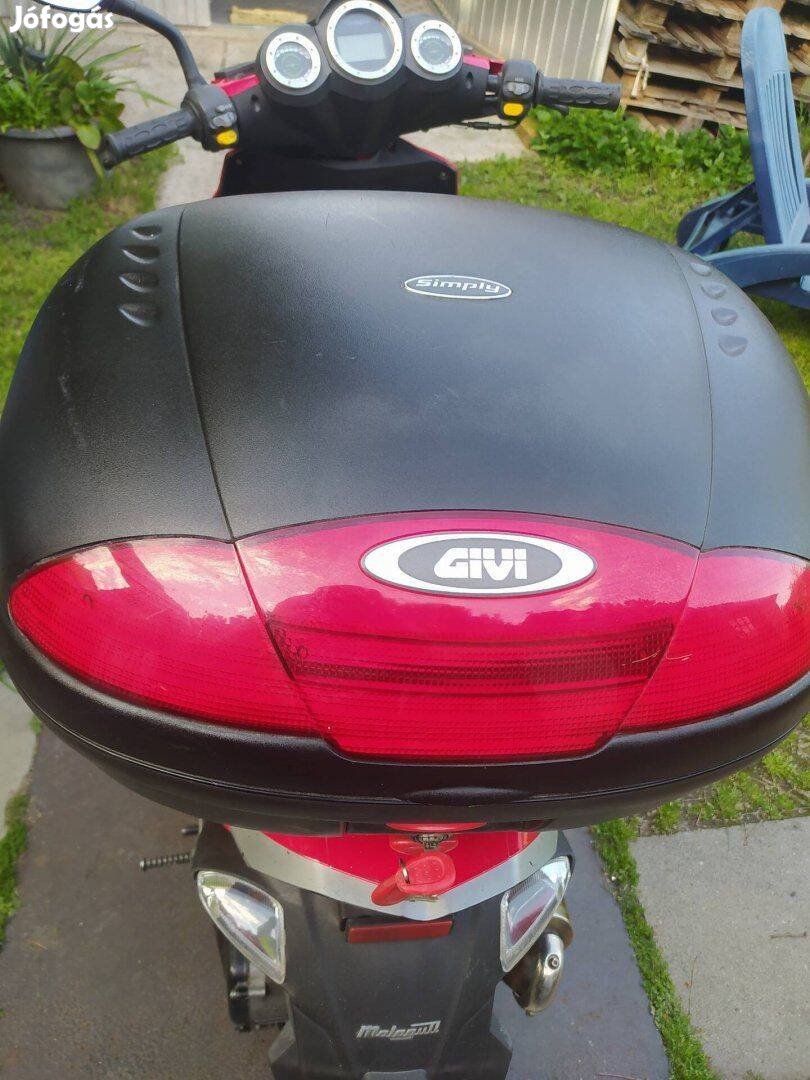 Givi Simply 42 literes doboz
