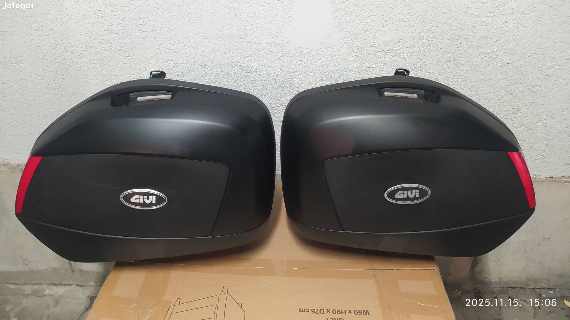 Givi V35 oldalsó doboz 1 pár