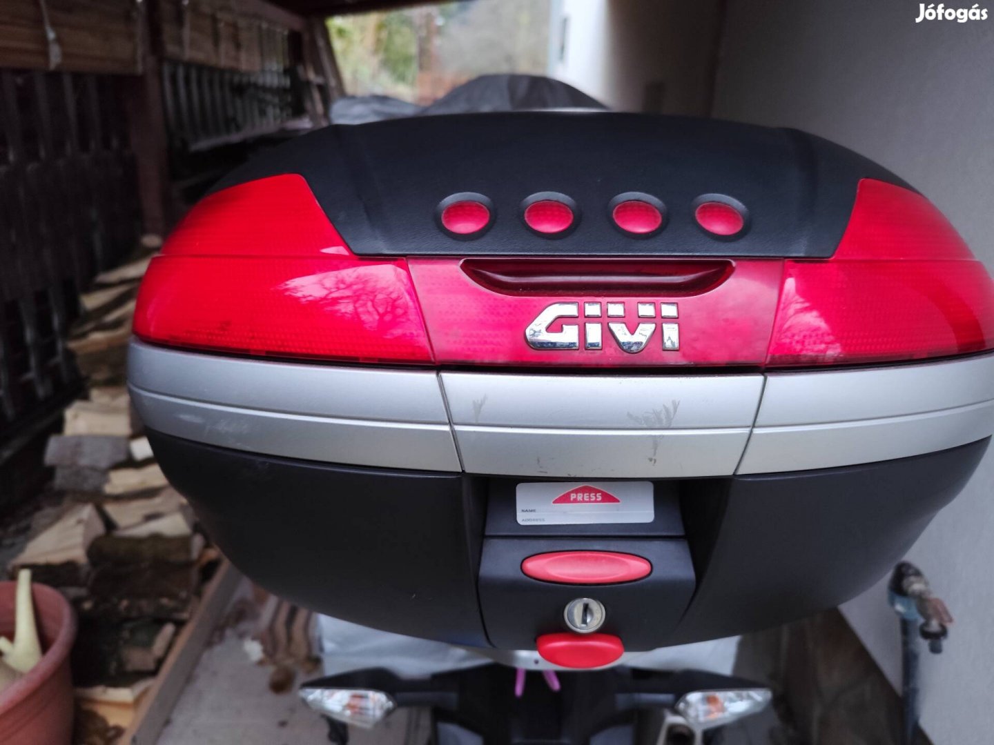 Givi V46 motoros top case doboz