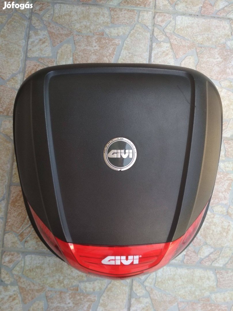 Givi doboz koffer + tartóplatni + 2 kulcs