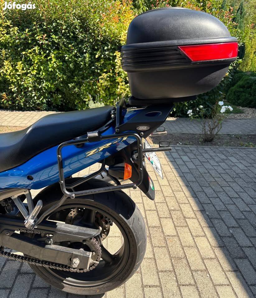 Givi doboztartó konzol (Kawasaki ZR-7)