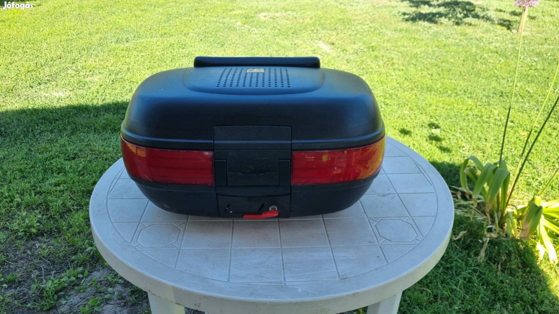 Givi motoros csomagtartó