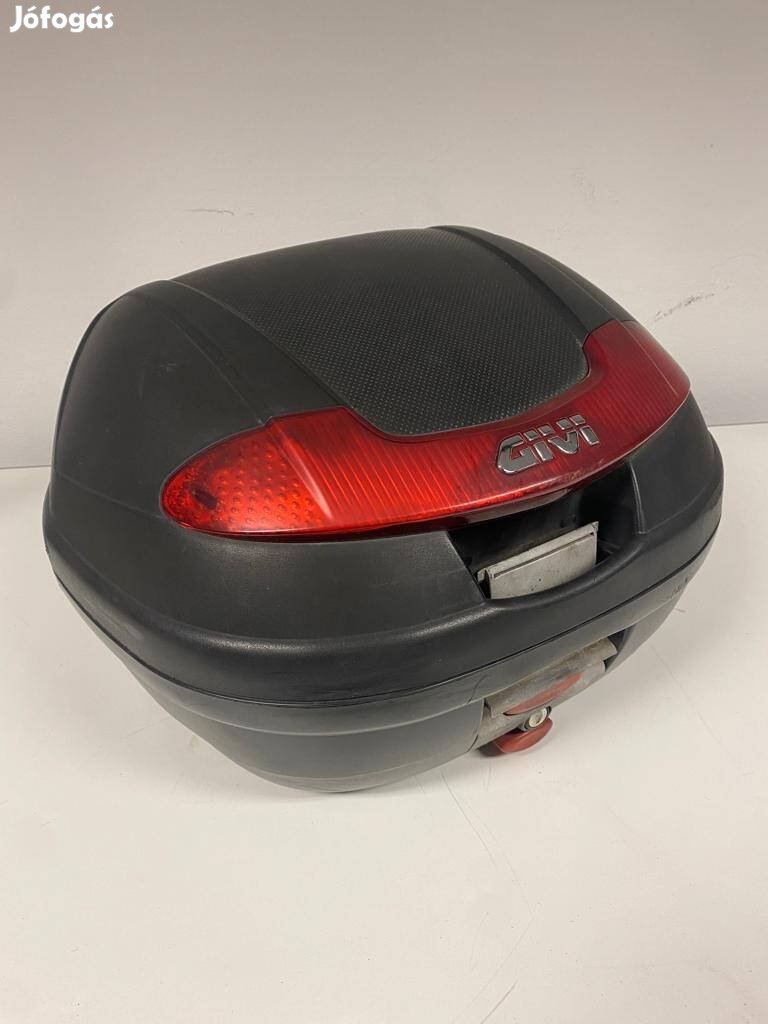 Givi sisaktartó doboz motoros robogos csomagtarto