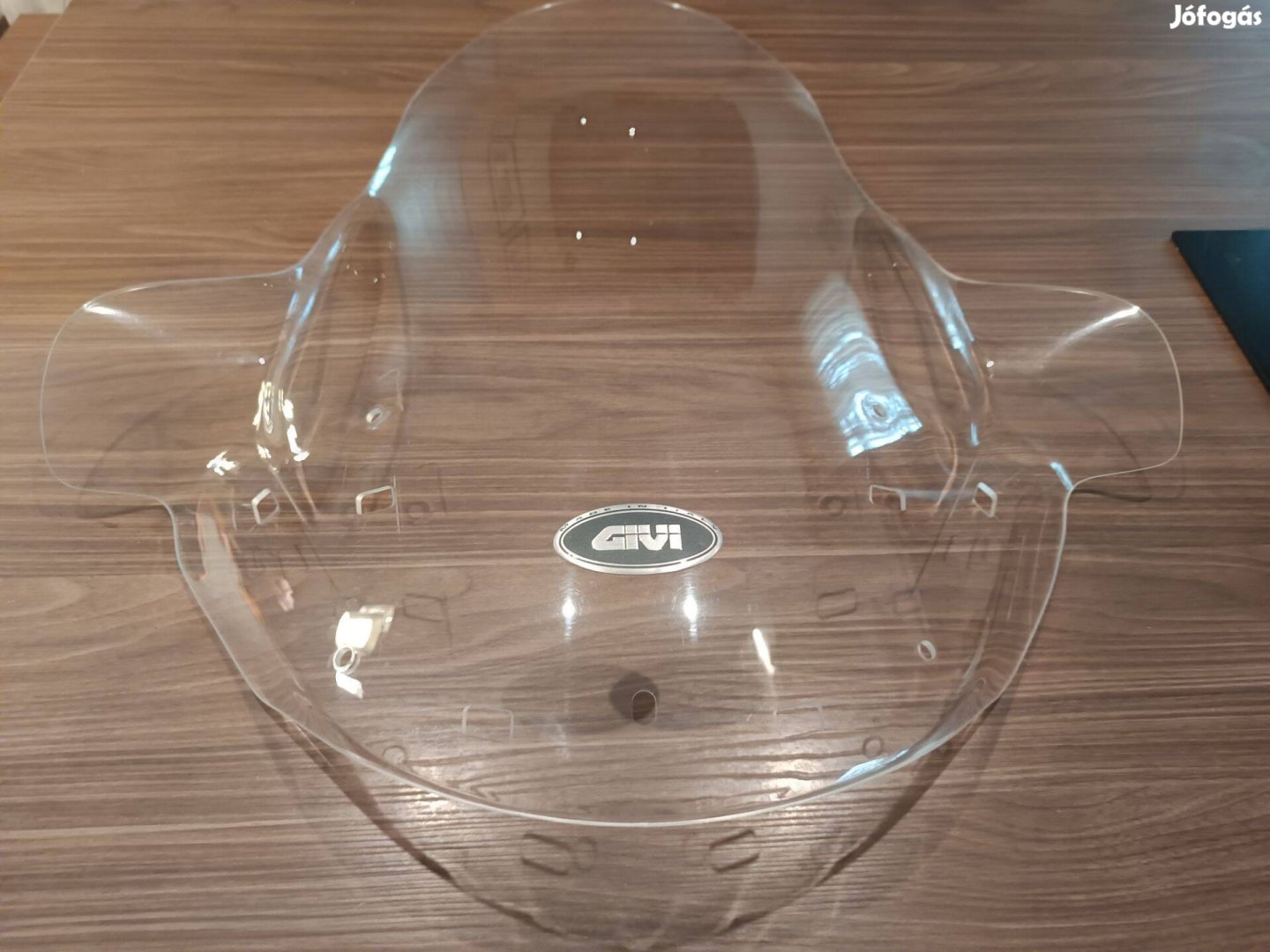 Givi szélvédő kézvédővel