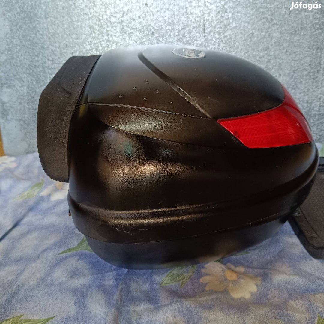 Givi túradoboz csomagtartó 