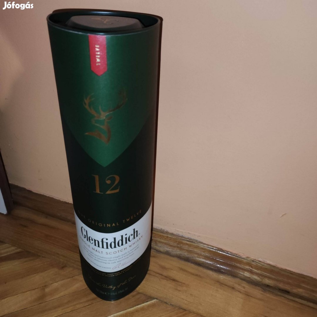 Glenfiddich whisky díszdoboz üveg nélkül 