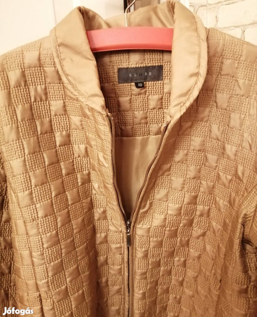 Globe bézs színű steppelt kabát 40-es méretű