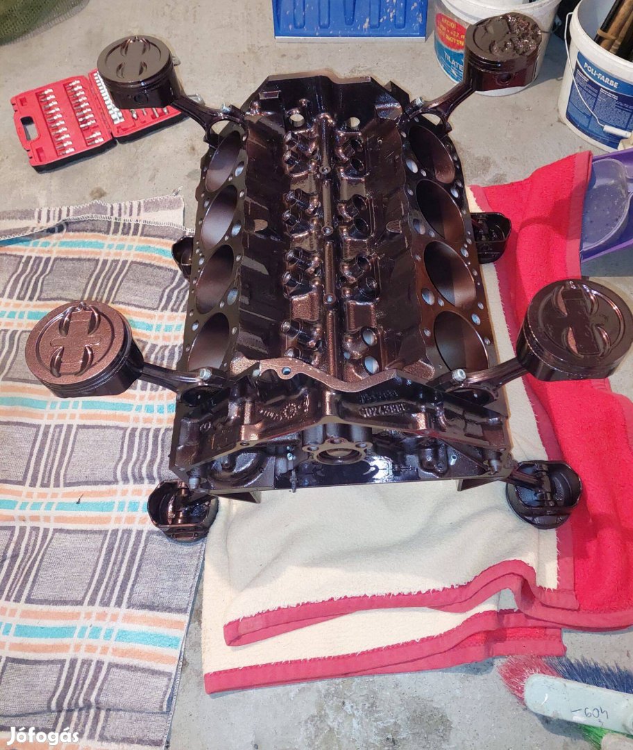 Gm V8 blokkasztal eladó!