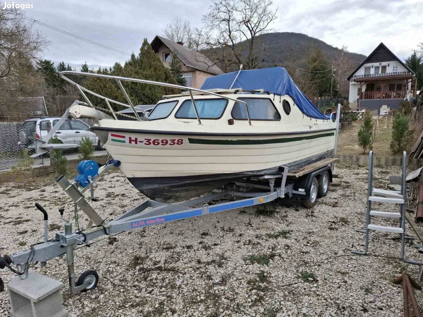 Gobbi 600 kabinos túrahajó, Honda BF75 négyütemű motorral,